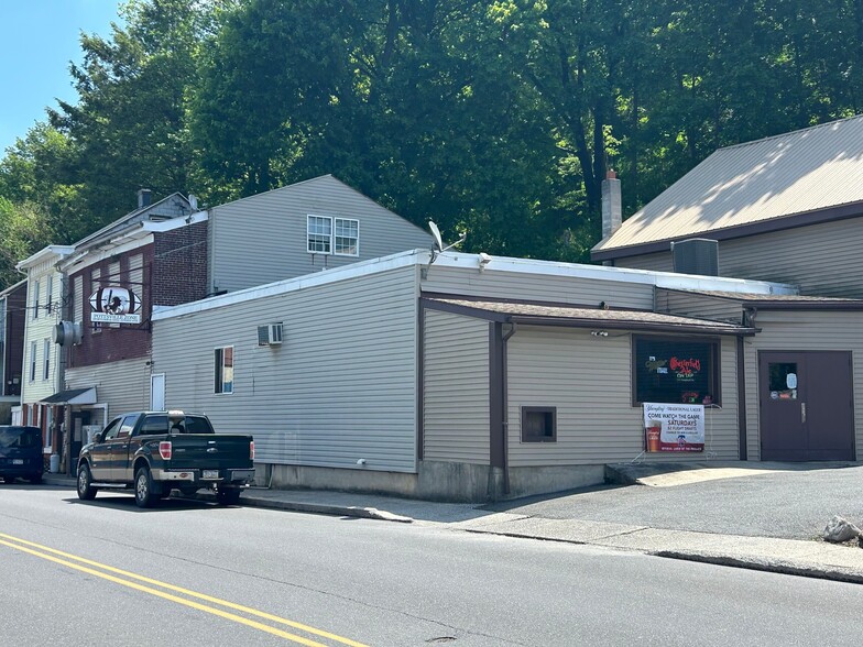 More Photos Of 337 Peacock St, Pottsville General Retail For Sale