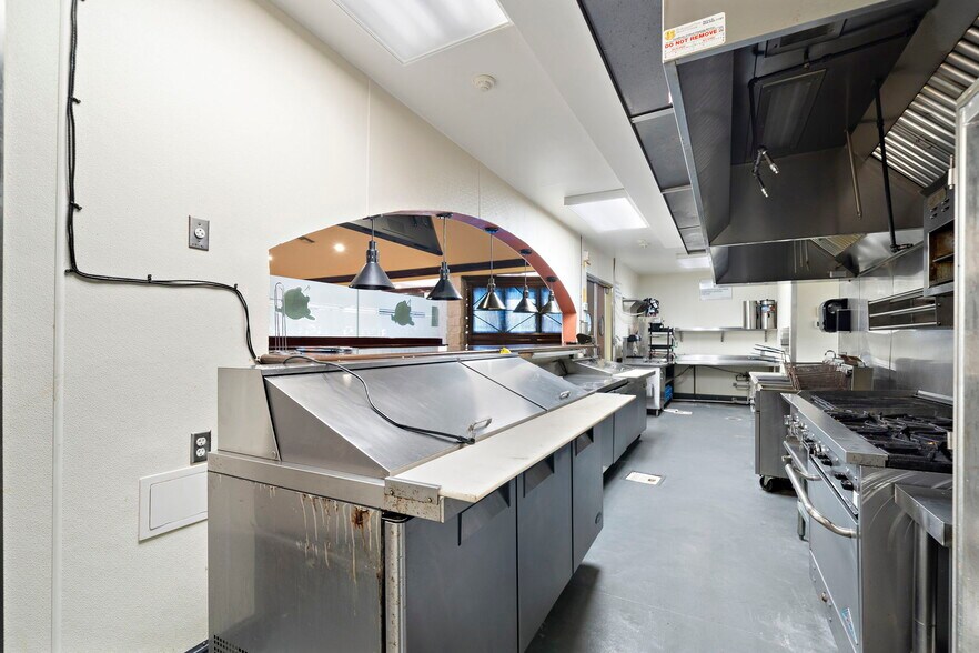 More Photos Of 2320 NASA Pky, Seabrook Restaurant For Sale