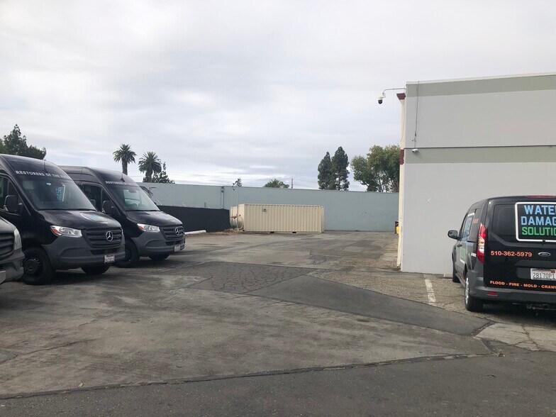 More Photos Of 3680-3730 Yale Way, Fremont Warehouse For Lease