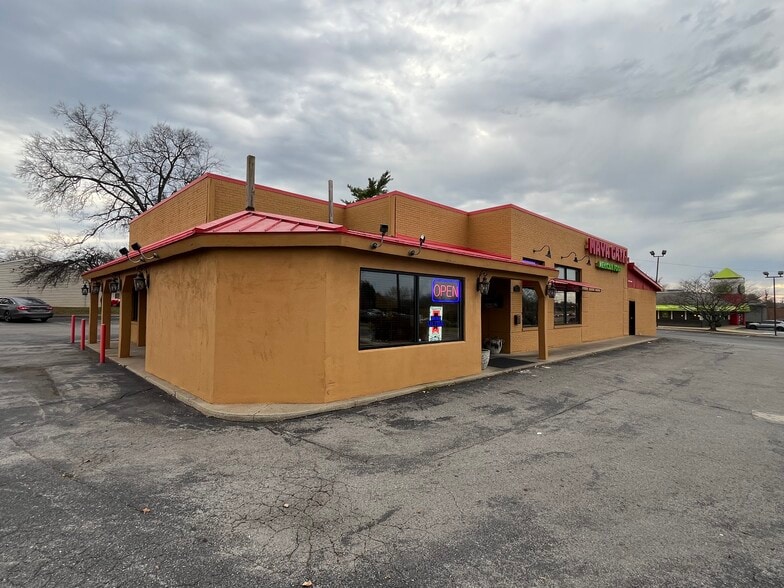 More Photos Of 805 Old Fort Pky, Murfreesboro Freestanding For Lease