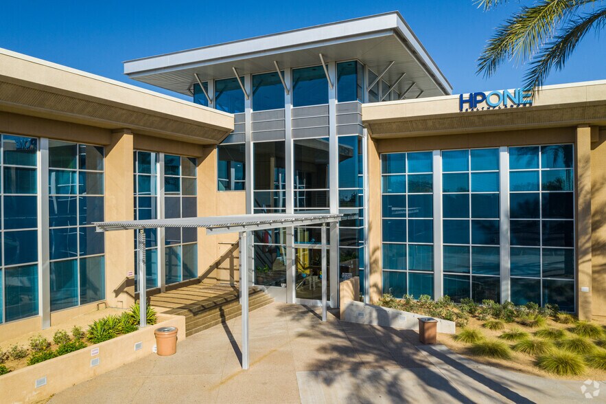 More Photos Of 13430 N Black Canyon Hwy, Phoenix Office For Lease