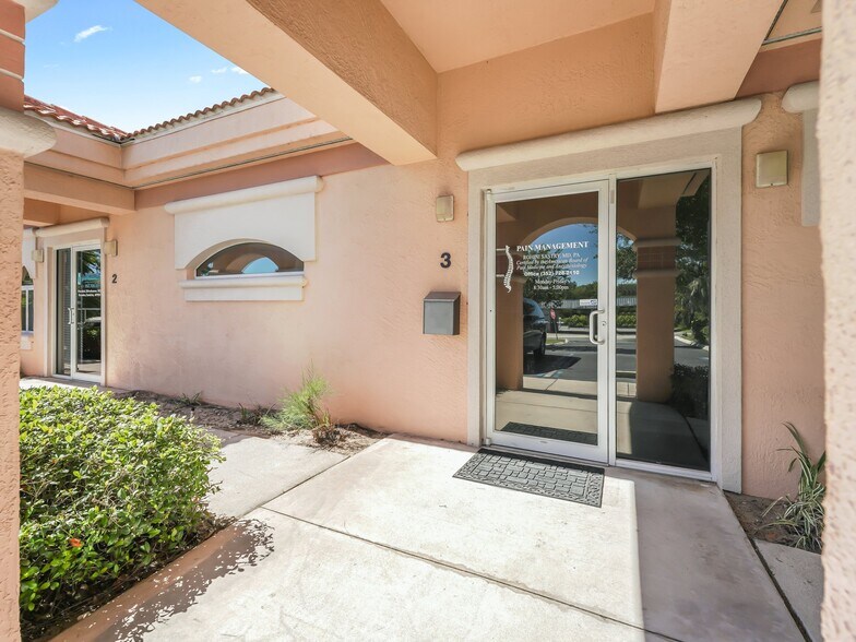 More Photos Of 1414 E Main St, Leesburg Medical For Sale