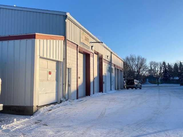 More Photos Of 4720 50 St, Lloydminster Distribution For Lease