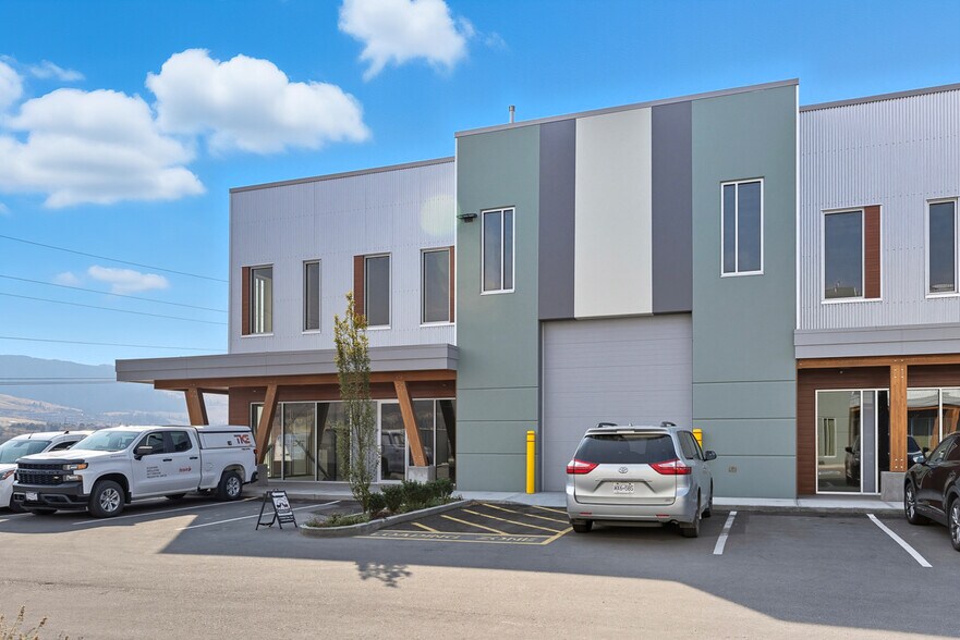 More Photos Of 2173 Optic Crt, Kelowna Industrial For Lease
