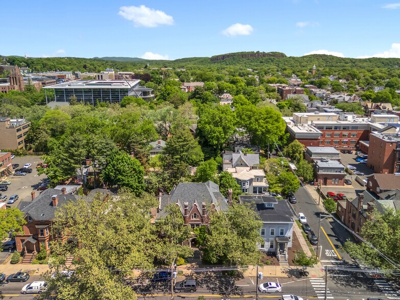 More Photos Of 51 Trumbull St, New Haven Office For Sale