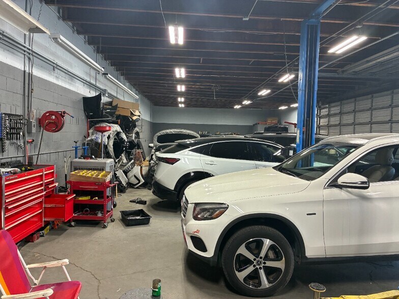 More Photos Of 12677 San Fernando Rd, Sylmar Auto Repair For Lease