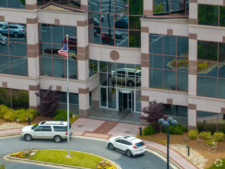 More Photos Of 800 Parc Pt, Alpharetta Unknown For Lease