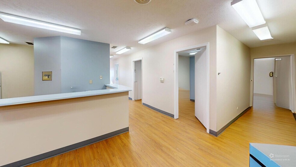 More Photos Of 614 N Main St, North Webster Medical For Sale