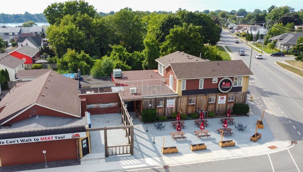 More Photos Of 106 Lakeport Rd, St Catharines Restaurant For Sale