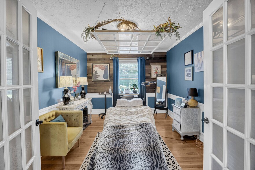More Photos Of 449 S Hill St, Buford Office For Sale