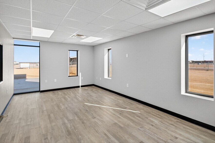 More Photos Of 16751 W Basin St, Odessa Warehouse For Lease
