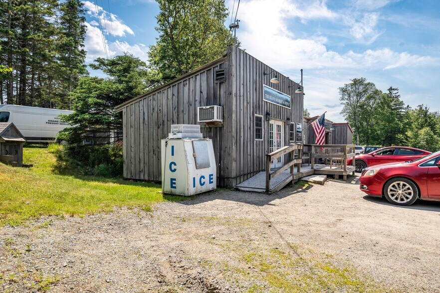 More Photos Of 40 North Rd, Swans Island Convenience Store For Sale
