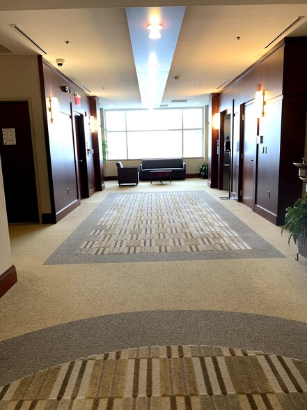 More Photos Of 190 Knox Abbott Dr, Cayce Office For Lease