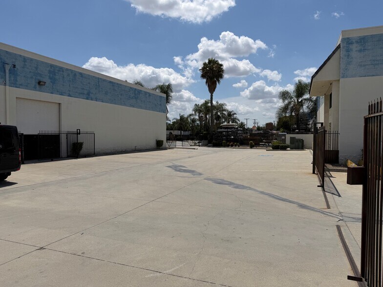 More Photos Of 9703-9707 El Poche St, South El Monte Warehouse For Lease