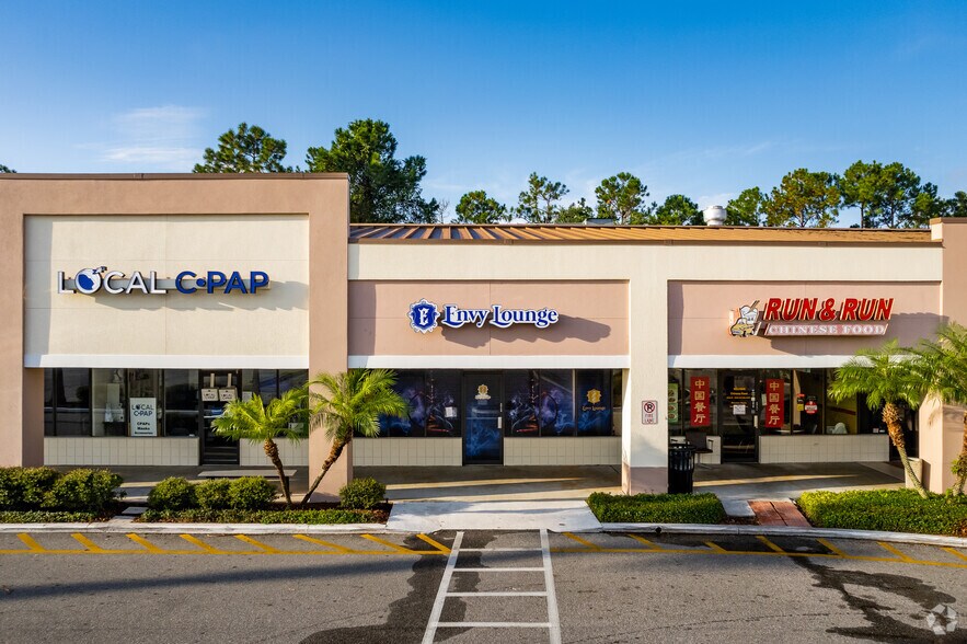 More Photos Of 8462-8594 Palm Pky, Orlando Unknown For Lease