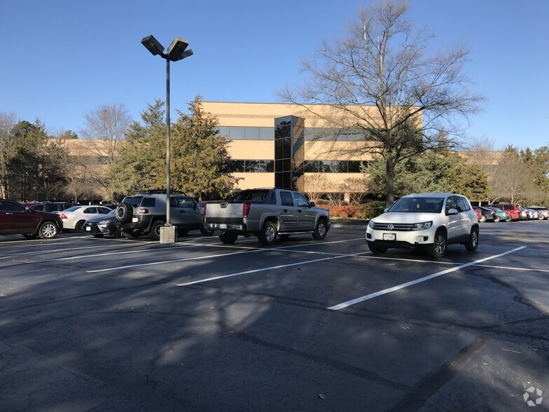 More Photos Of 10800 Midlothian Tpke, North Chesterfield Office For Lease