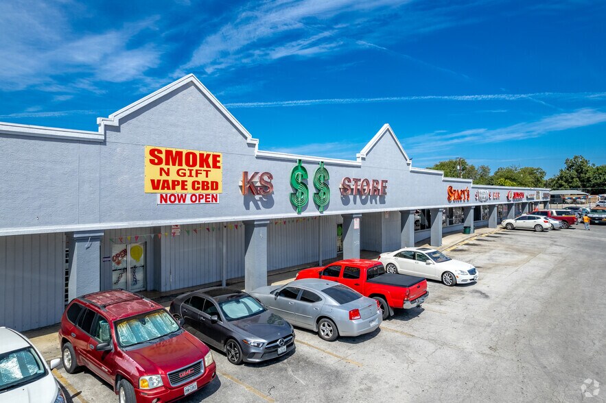 More Photos Of 3719-3815 Blanco Rd, San Antonio Storefront For Sale