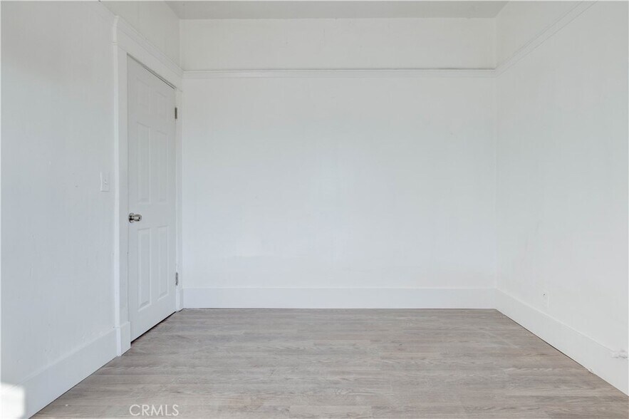 More Photos Of 458 W Vernon Ave, Los Angeles Apartments For Sale