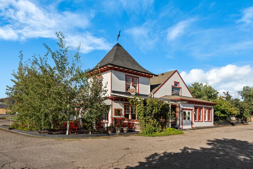 More Photos Of 2711 W College St, Bozeman Restaurant For Sale