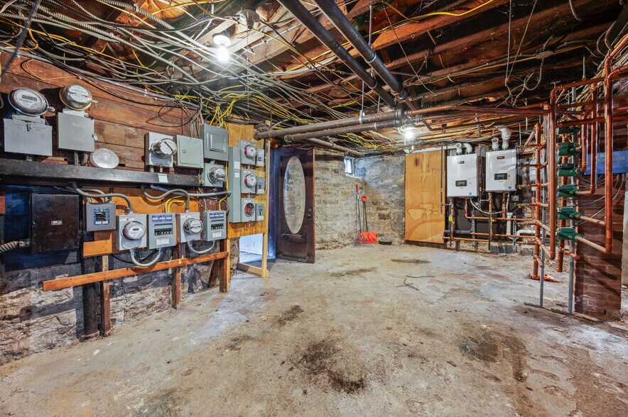 More Photos Of 21 Main St, Kingston Apartments For Sale