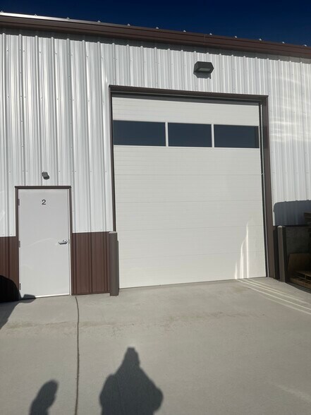 More Photos Of 1170 S 29th St W, Billings Flex For Lease