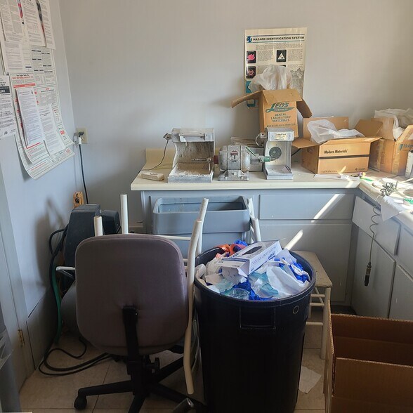 More Photos Of 1305-1307 N San Fernando Blvd, Burbank Flex For Sale