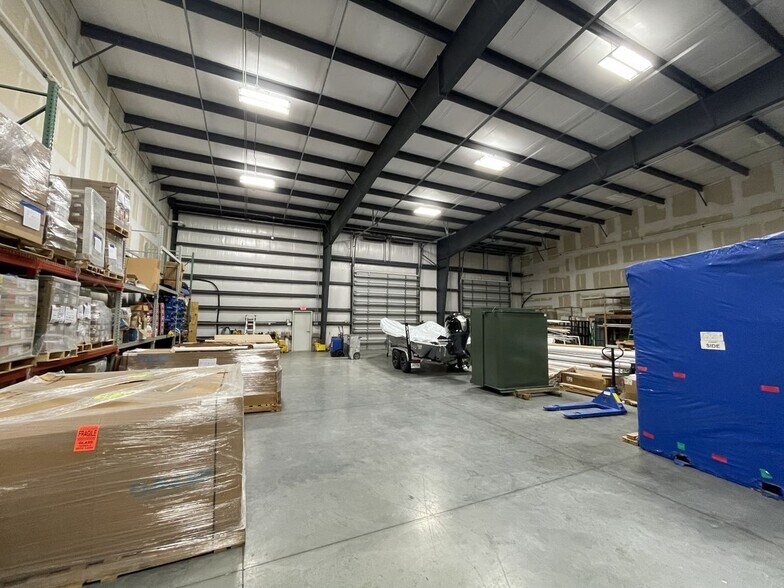More Photos Of 1402 Bridgeview Dr, Port Allen Light Manufacturing For Lease