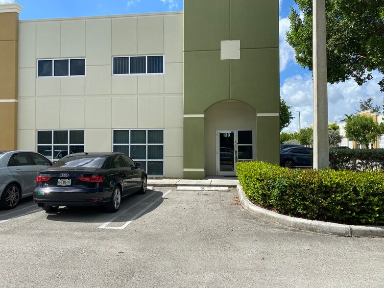 More Photos Of 2051 NW 112th Ave, Doral Showroom For Sale