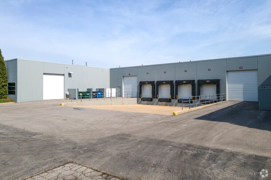 More Photos Of 1864 High Grove Ln, Naperville Flex For Lease