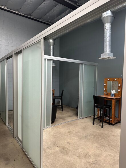 More Photos Of 5500-5510 Satsuma Ave, North Hollywood Warehouse For Sale