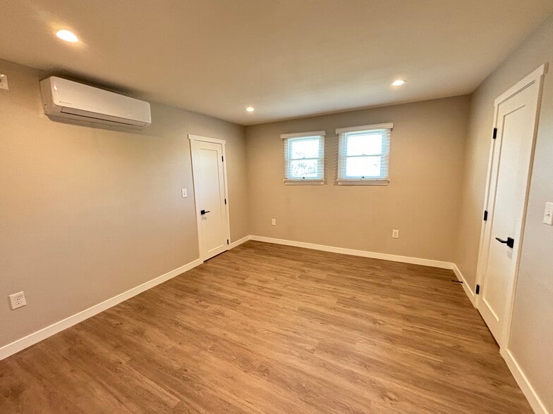 More Photos Of 183 N Waverly St, Orange Apartments For Sale