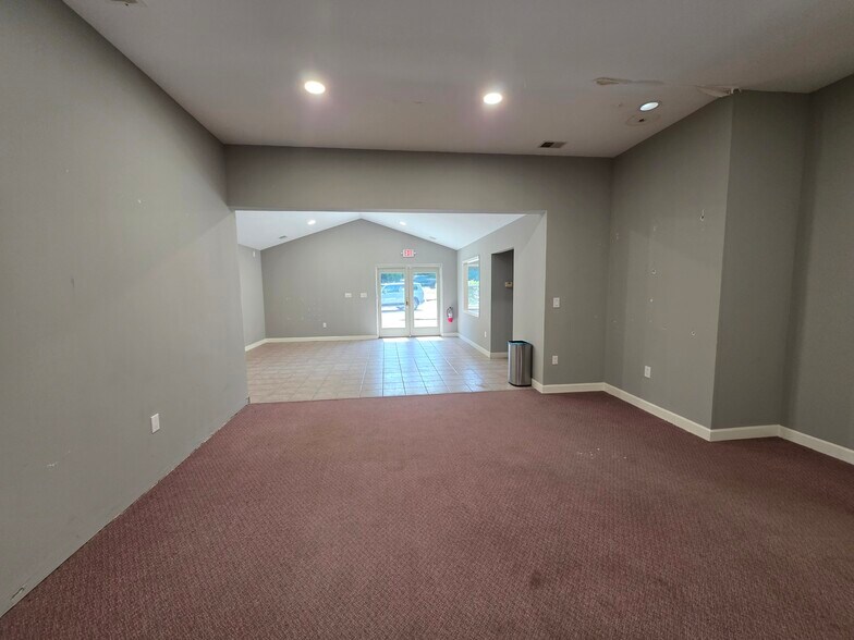 More Photos Of 5851 Lowcountry Dr, Ridgeland Warehouse For Lease