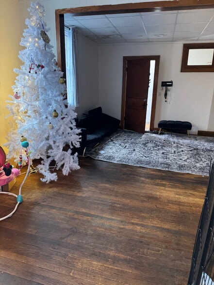 More Photos Of 78 River View Dr, Sutton Storefront Retail Residential For Sale