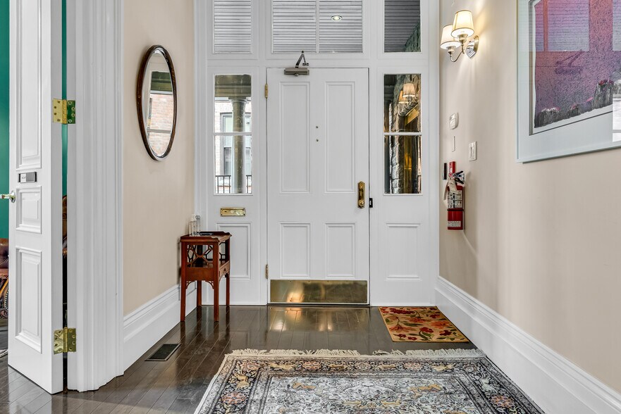 More Photos Of 15 Prince Arthur Ave, Toronto Office Residential For Lease