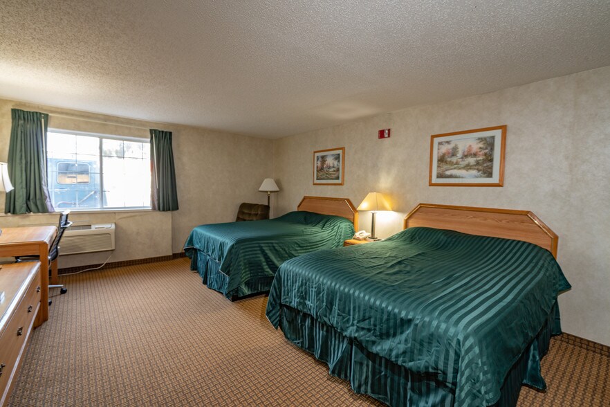 More Photos Of 1202 W Kansas Ave, Garden City Hotel For Sale