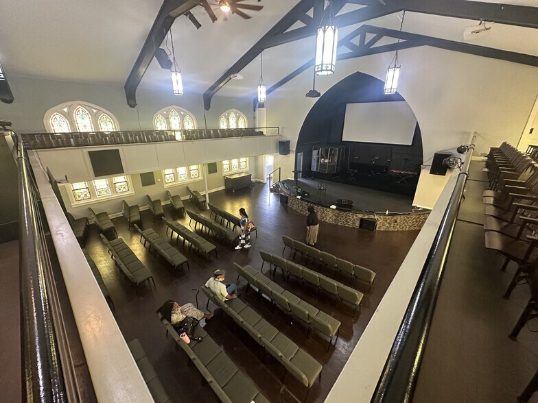More Photos Of 4110 E New York St, Indianapolis Religious Facility For Sale