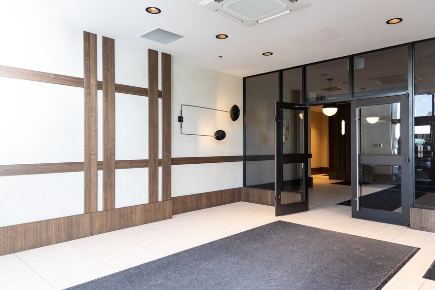 More Photos Of 1000 Centre St NE, Calgary Office For Sale