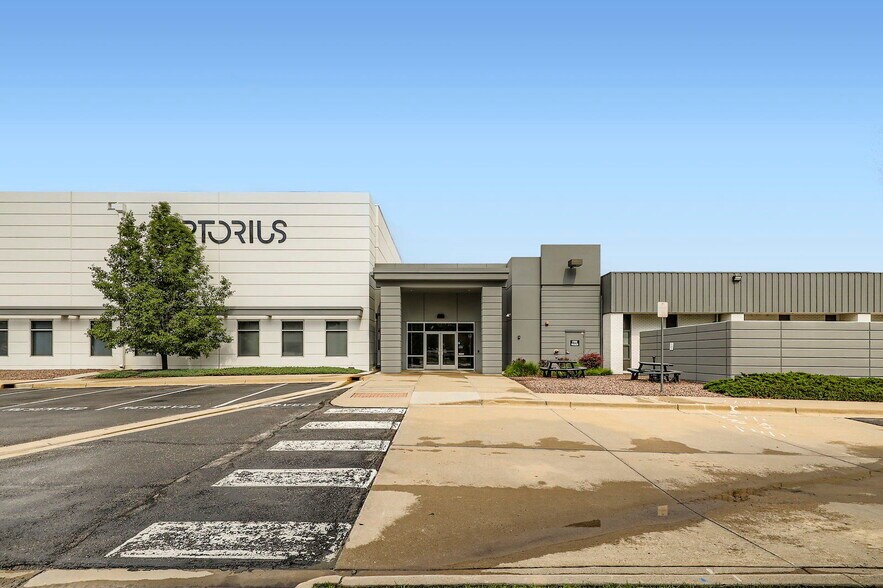 Primary Photo Of 6542 Fig St, Arvada Warehouse For Sale