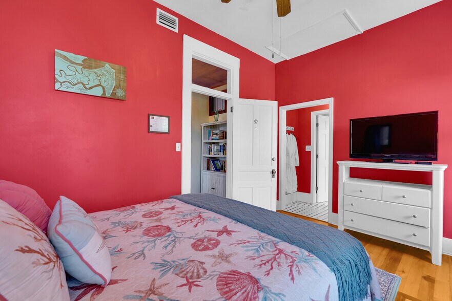 More Photos Of 21 Officers Row, Tybee Island Hospitality For Sale