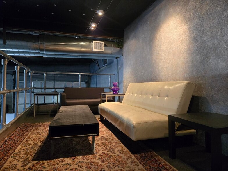 More Photos Of 11800 Sheldon St, Sun Valley Warehouse For Lease