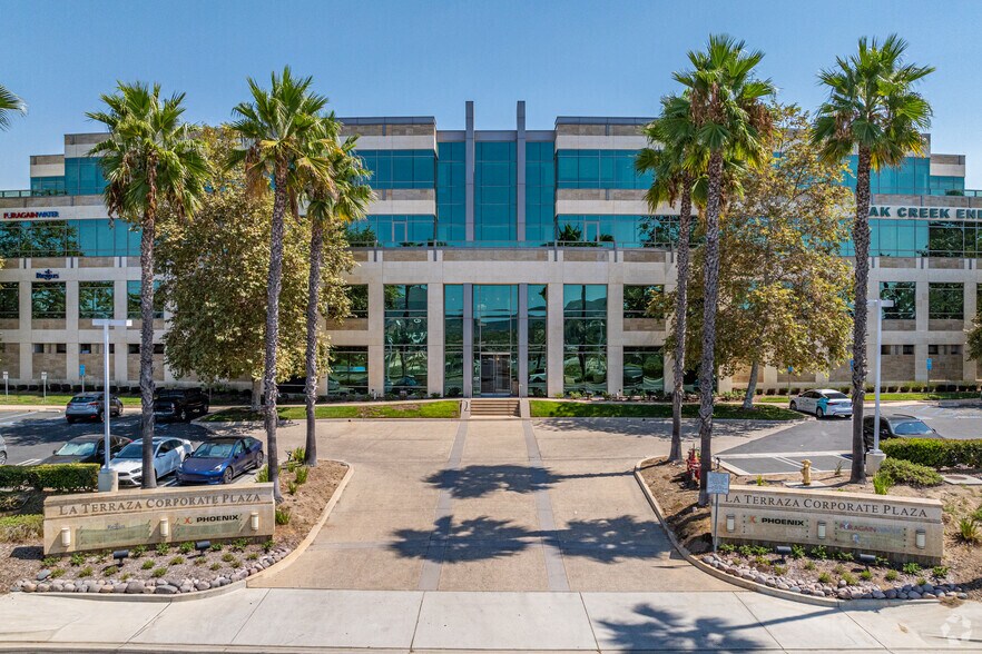 More Photos Of 500 La Terraza Blvd, Escondido Office For Lease