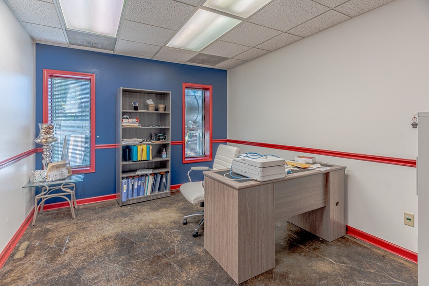 More Photos Of 301 Burke Ave, Jonesboro Warehouse For Sale