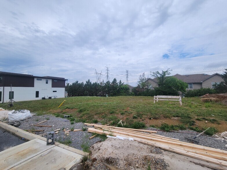 More Photos Of 925 Turner St, Maryville Apartments For Sale