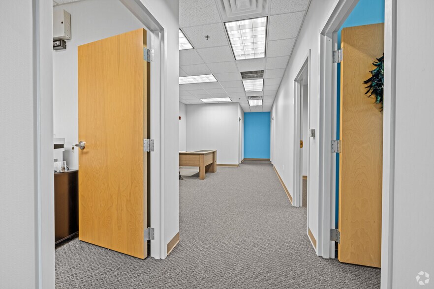 More Photos Of 1040 University Blvd, Portsmouth Office For Sale