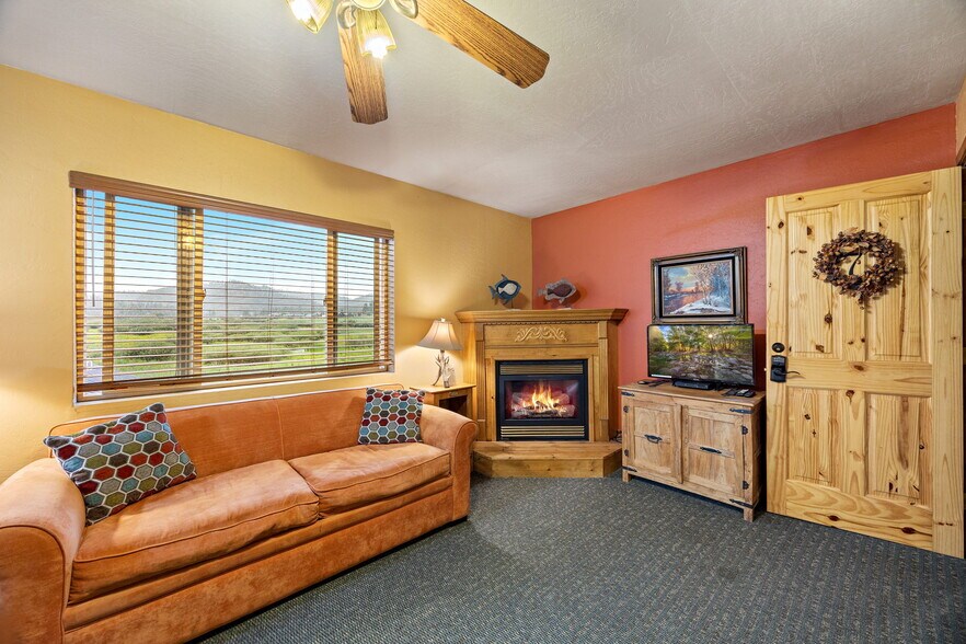 More Photos Of 140 Main St, Greer Specialty For Sale