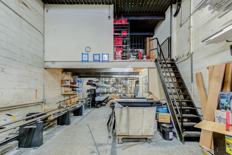 More Photos Of 264 49th St, Brooklyn Flex For Sale