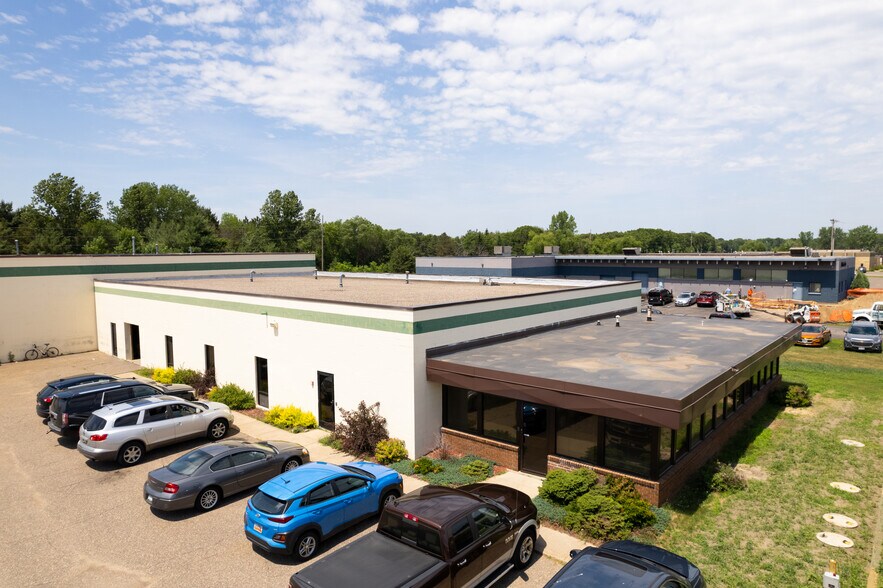More Photos Of 15720 NE Lincoln St, Andover Manufacturing For Lease