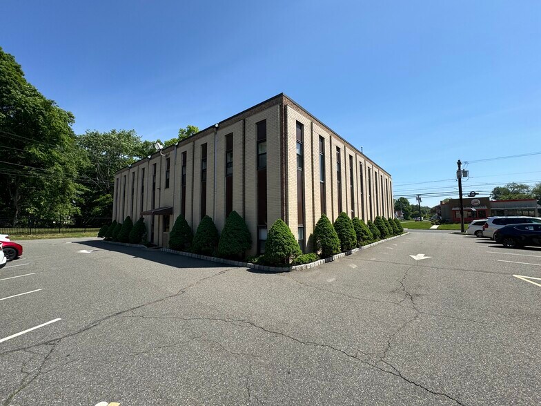 More Photos Of 1510 Park Ave, South Plainfield Medical For Lease