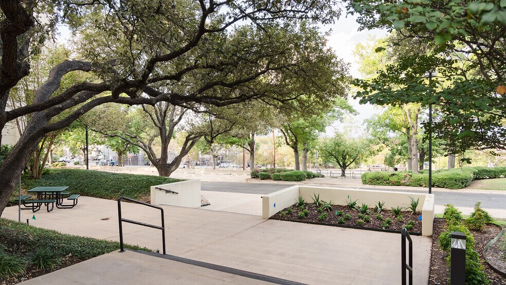 More Photos Of 2100 S Interstate 35 S, Austin Office For Lease