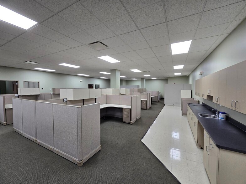 More Photos Of 4500 Courthouse Blvd, Stow Office For Lease